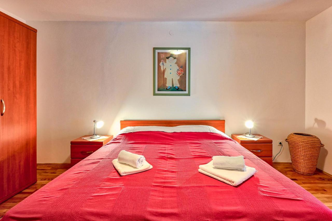 Iby Apartment Pula Extérieur photo