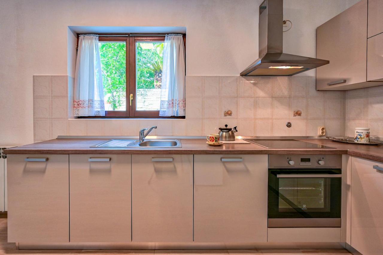 Iby Apartment Pula Extérieur photo