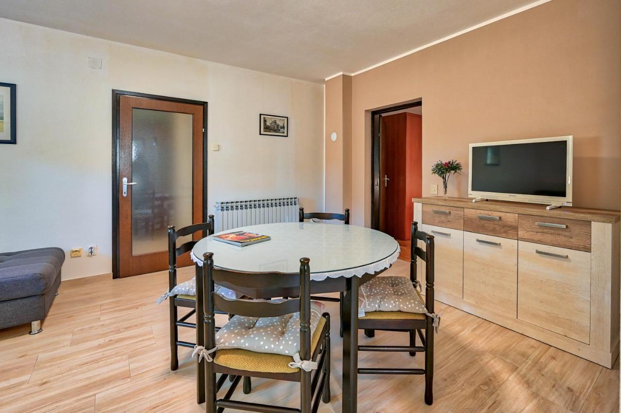 Iby Apartment Pula Extérieur photo