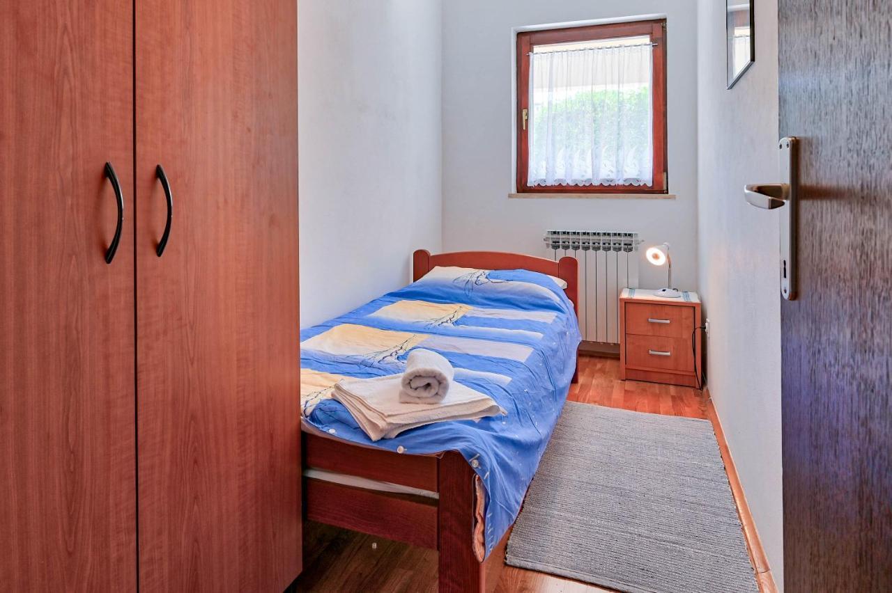 Iby Apartment Pula Extérieur photo