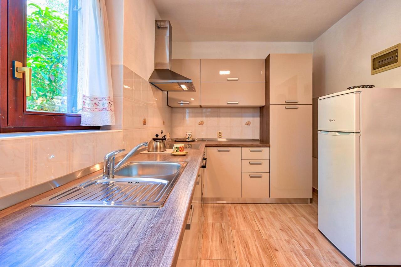 Iby Apartment Pula Extérieur photo