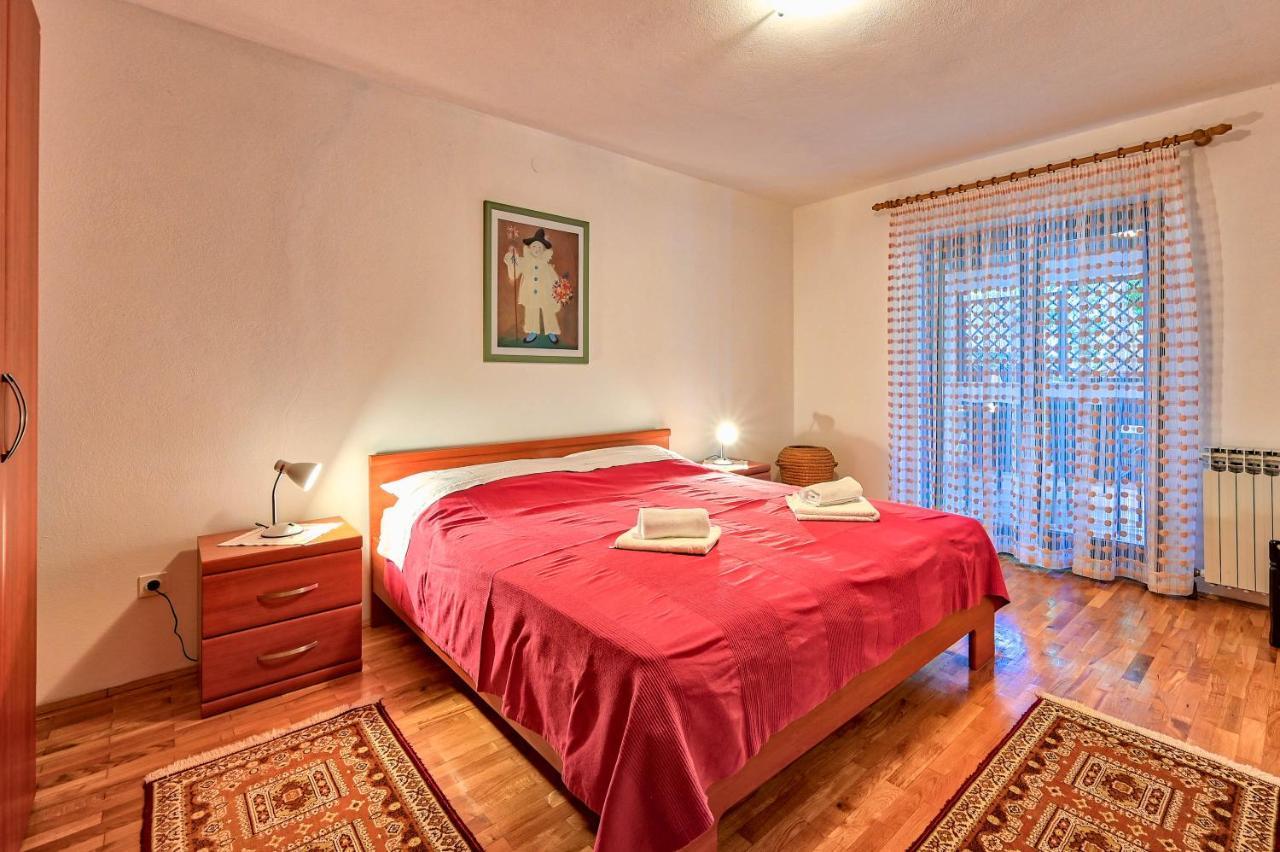 Iby Apartment Pula Extérieur photo